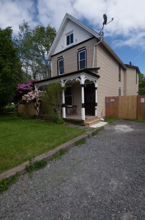 219 Summit front exterior